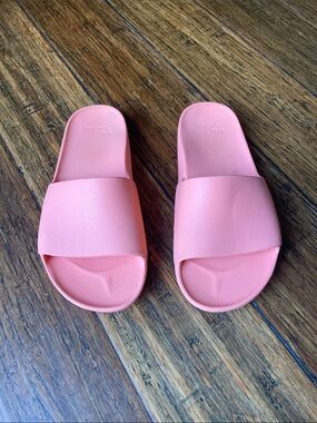 Women's Slide Sandals in Coral Pink